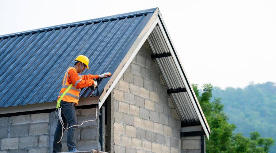 Professional gutter cleaning in Columbus, AR
